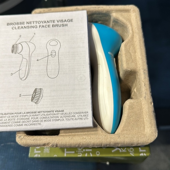 ❤️Cleaning Face Brush ❤️ - Picture 4 of 4